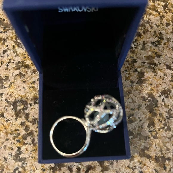 NWOT Swarovski Rhodium Silver Crystal Mesh Ball Ring w/Jade Ball Inside w/Box - Picture 4 of 6